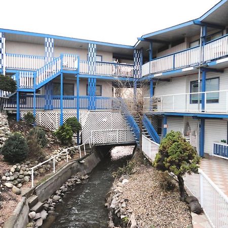 Blue Stream Motel Vernon Zewnętrze zdjęcie