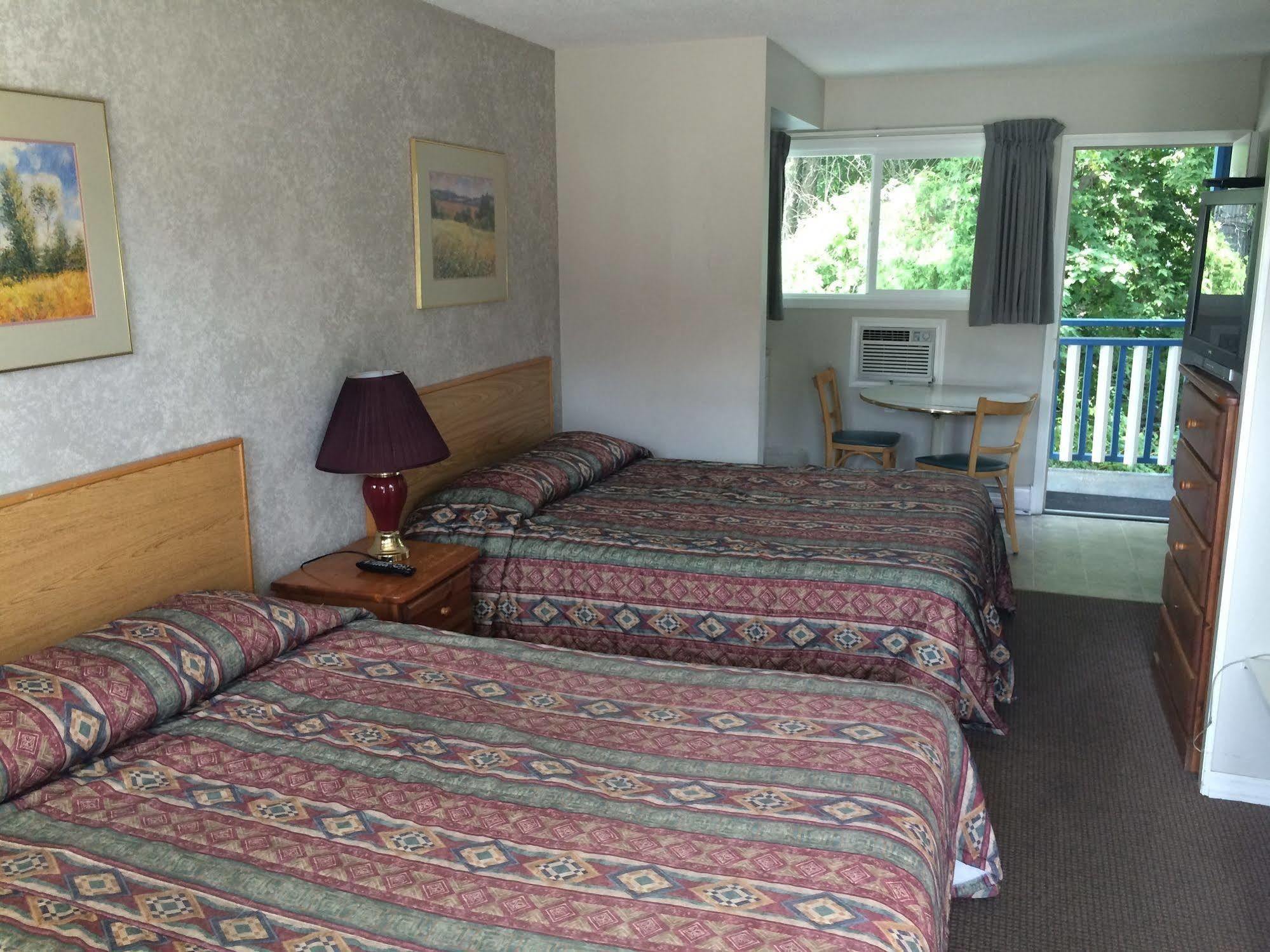 Blue Stream Motel Vernon Zewnętrze zdjęcie